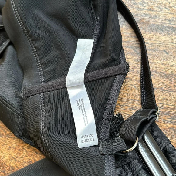 Wolf and whistle black with sparkle silver details size 6 bottoms 6D/DD-E top - Picture 8 of 9